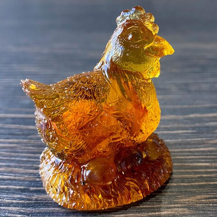 Курица с яйцами