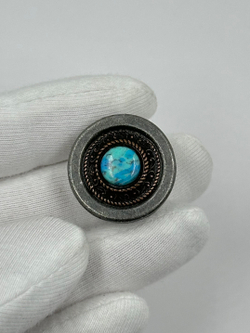 Накладка на пуговицу с голубой вставкой