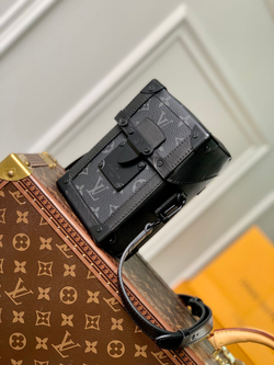 Louis Vuitton Vertical Trunk Wearable Wallet