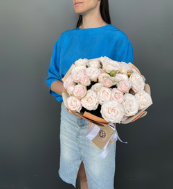 Монобукет пионовидных кустовых роз