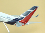 Модель самолета Ил-96-300 (М1:100, CUBANА)