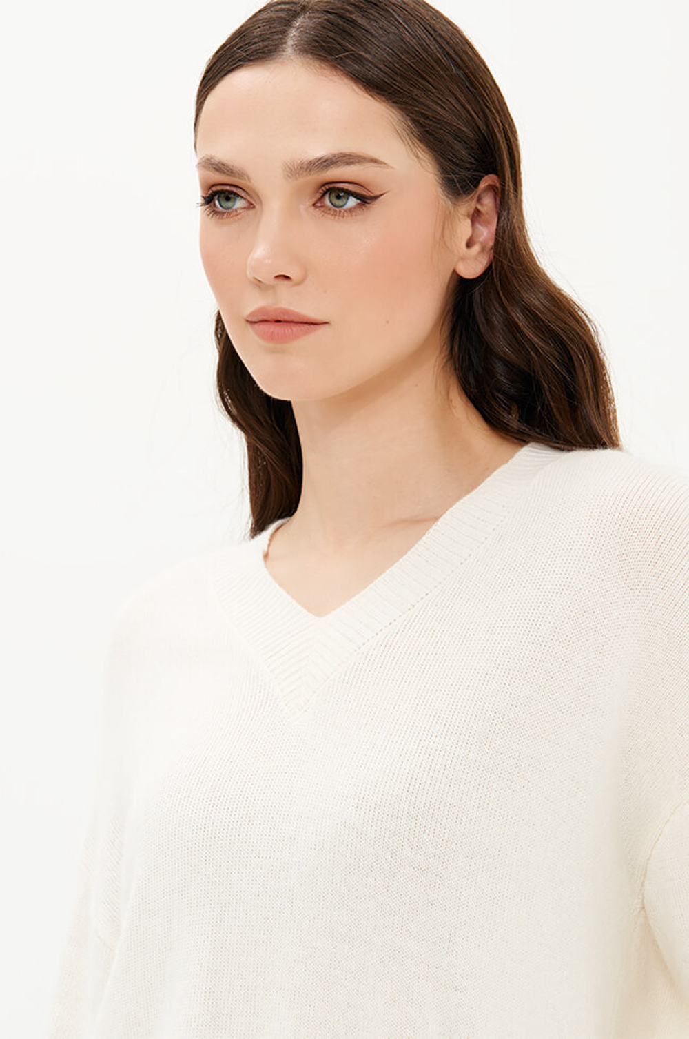 23432 Пуловер женский (молочный)