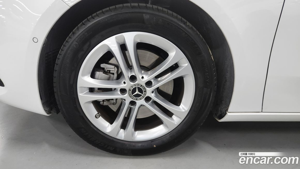 Mercedes-Benz A-Class W177 A220 Hatchback (04.2024)