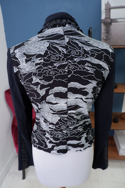 Кофта черная с белым 42 размер