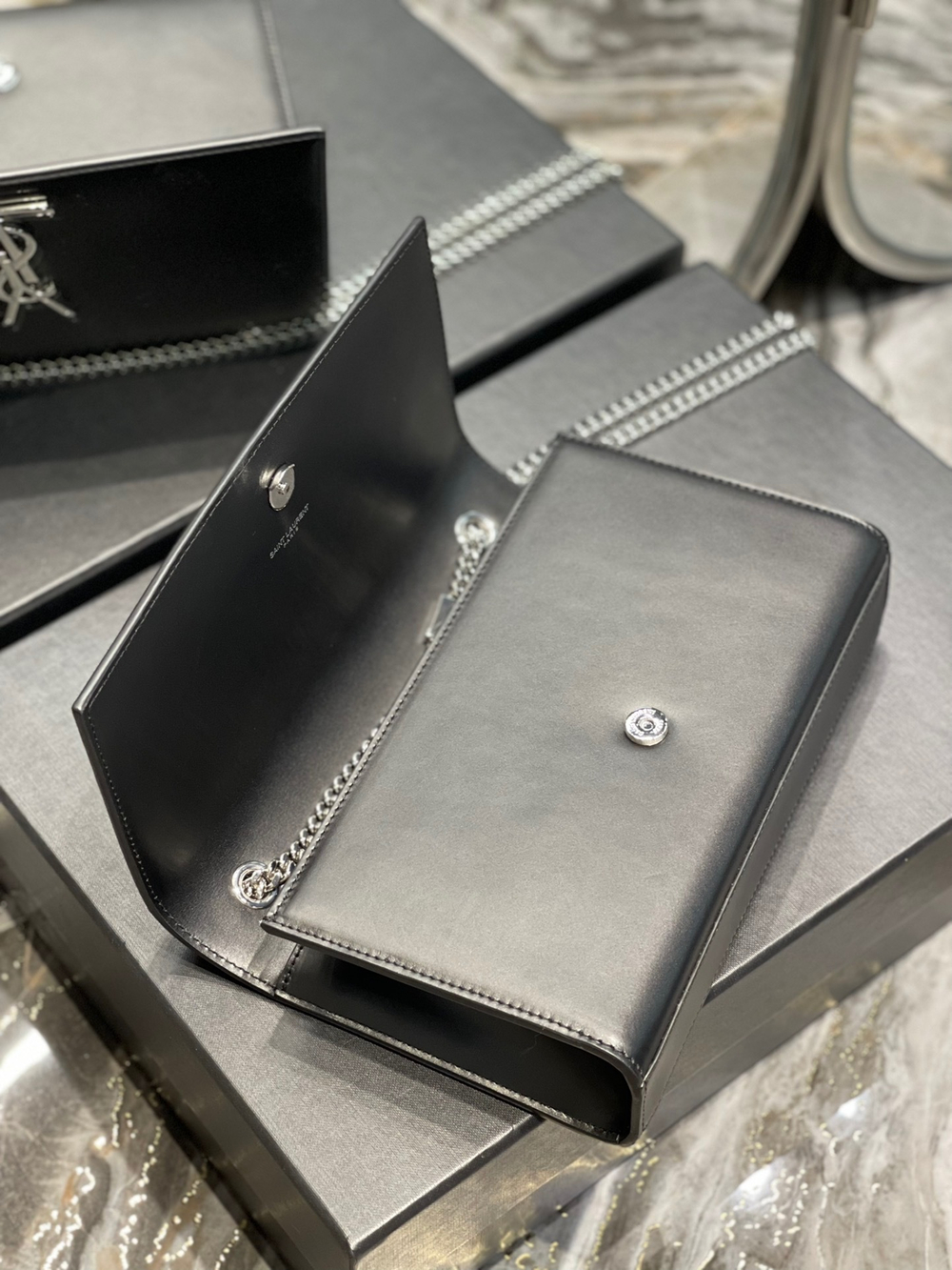 Saint Laurent Kate Medium Bag 24 cm