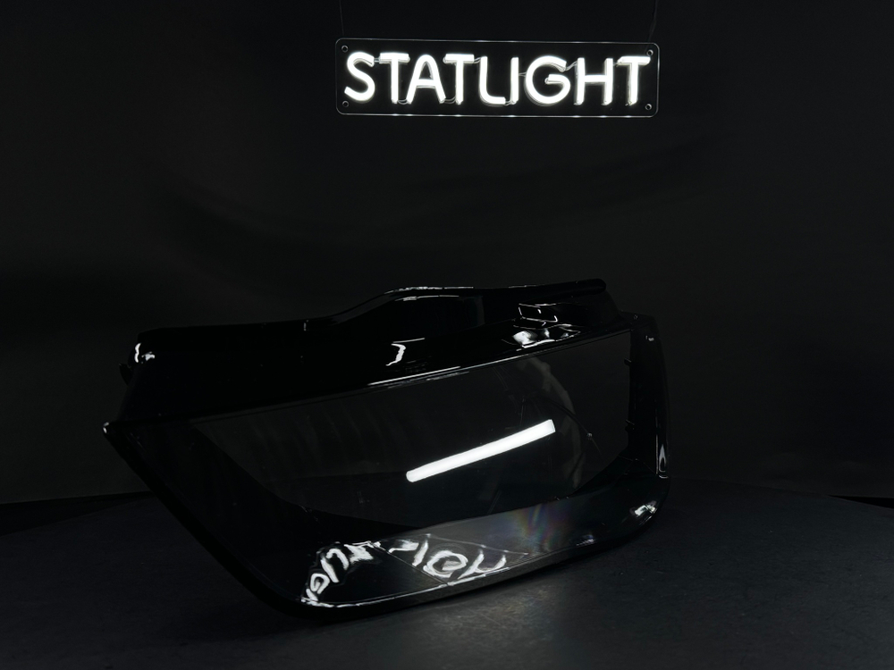 Левое стекло фары AUDI A4 B8 2011-2015