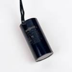 Пусковой конденсатор CBB60 3 мкФ+/-5% 450 цилиндрический, в пластиковом корпусе с гибким кабельным выводом SHENGE