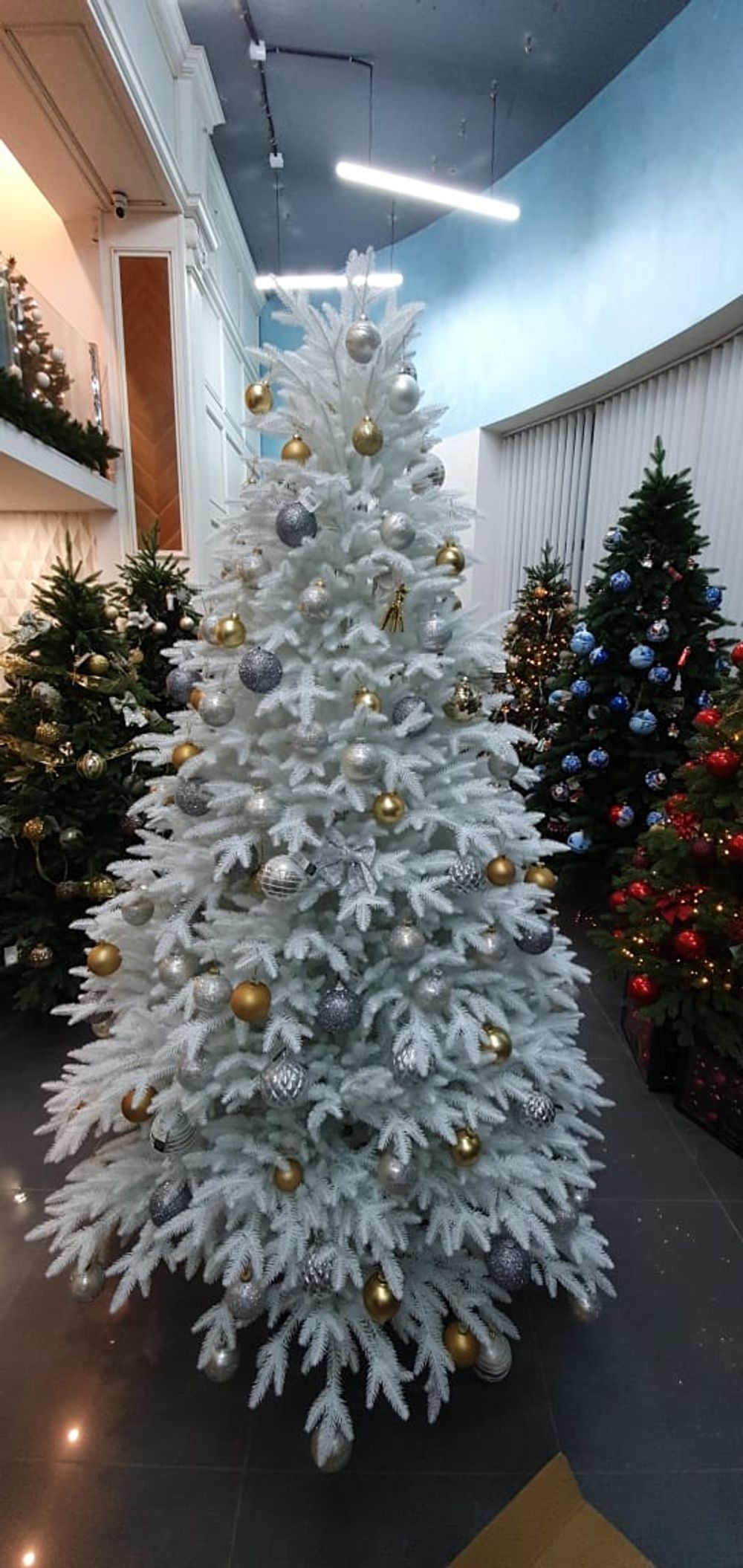 Искусственная ель «Изумрудная Белая» (Литая хвоя) 215 см / 2,15 м