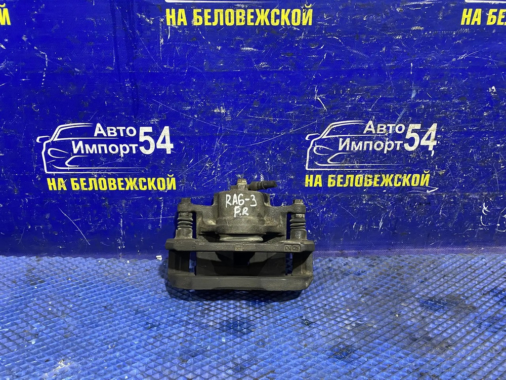 Суппорт тормозной передний правый Honda ODYSSEY 2001