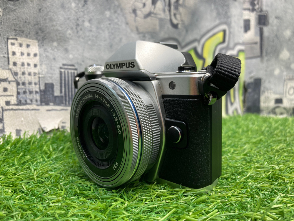 Olympus OM-D E-M10 Mark II Kit 14-42mm EZ