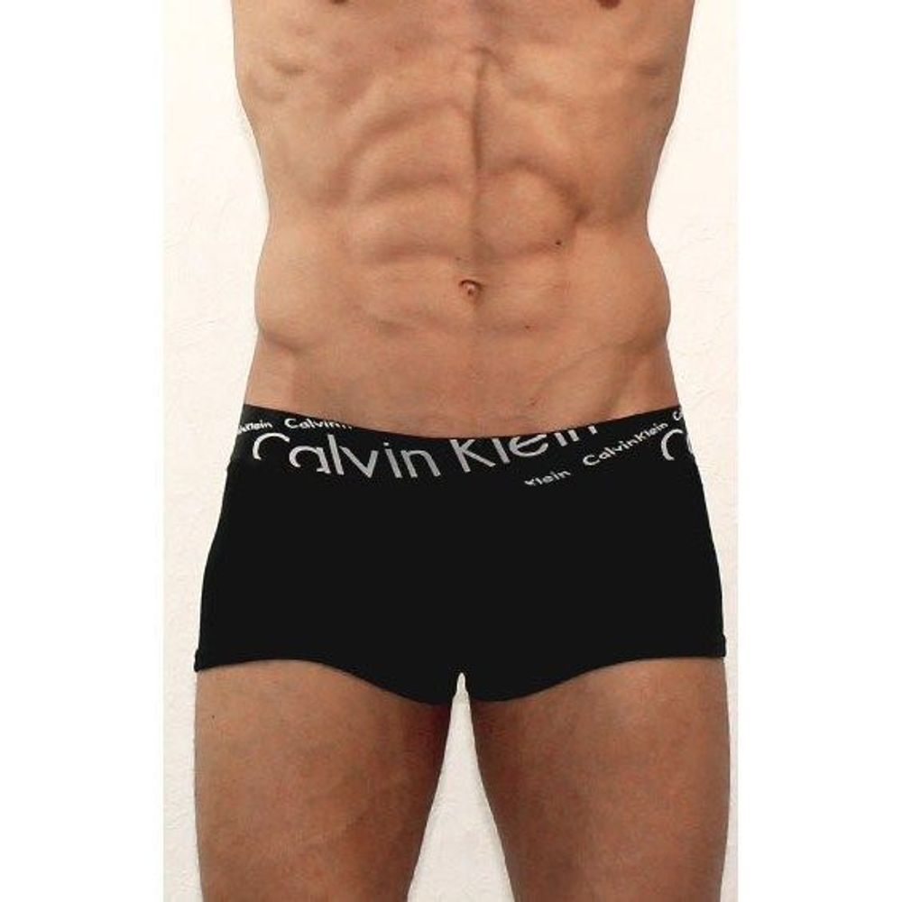 Мужские трусы хипсы черные с черной косой резинкой Calvin Klein Black Waistband Italics Boxer CK05103
