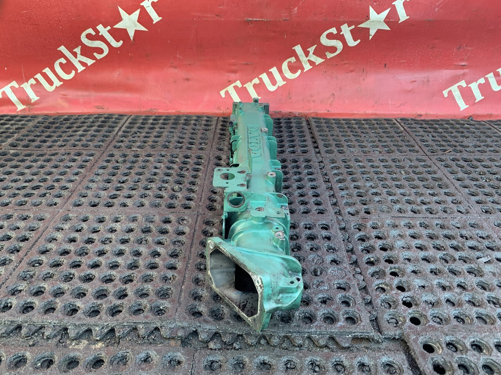 Коллектор впускной 2017г