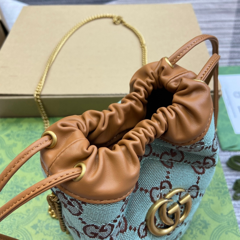 Gucci GG Super Mini Bucket Bag 17 cm