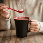 Керамическая кружка с ложкой, черно-красный, 350 мл