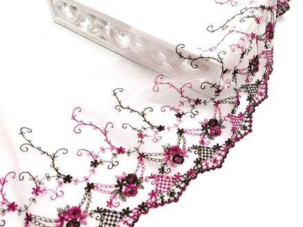 Вышивка на сетке, ПРАВАЯ, 18 см, фуксия/молоко/черная, (Арт: VS-1024), м