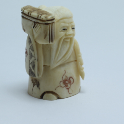 Нэцкэ Дзюродзин без головного убора с кистью и полотном