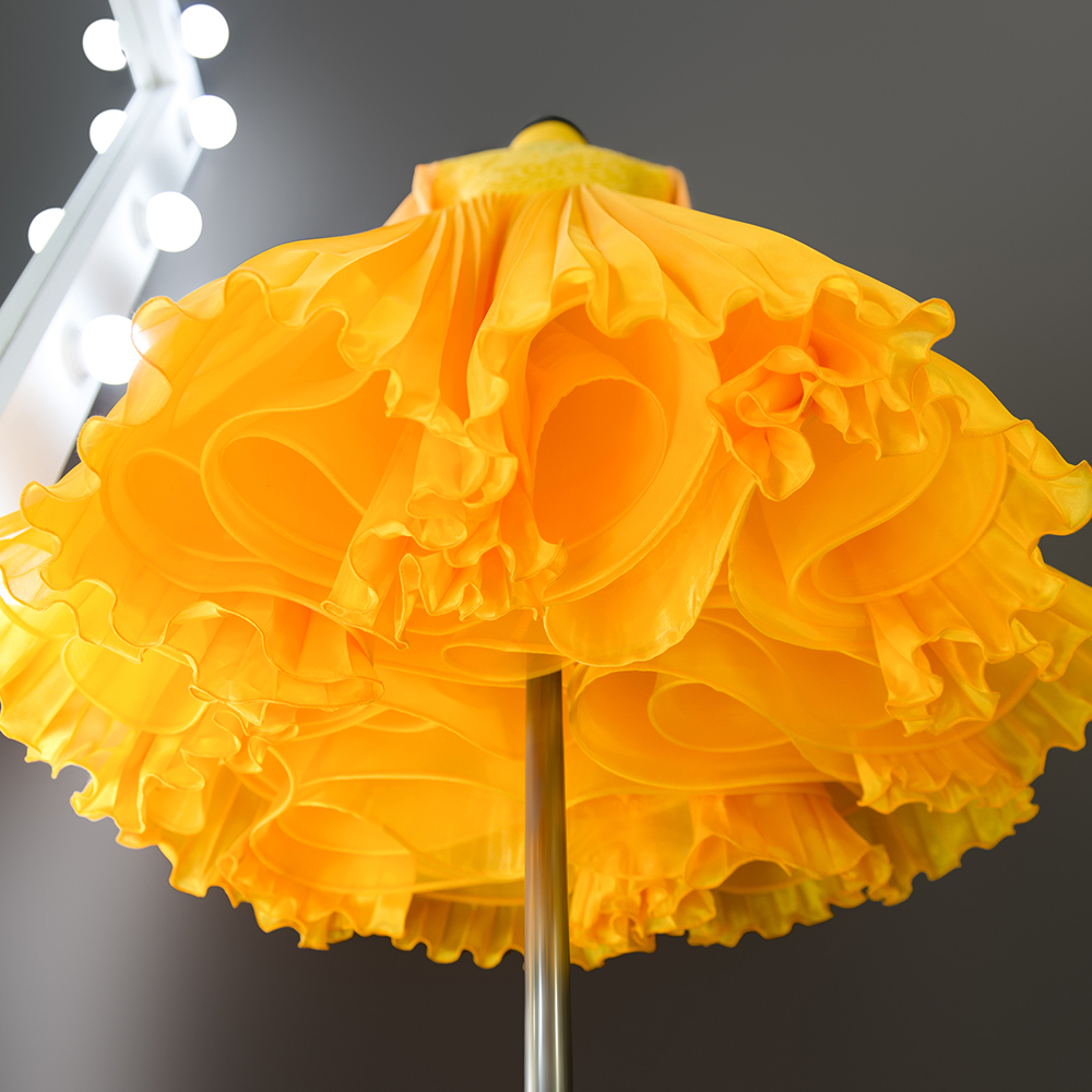 pyshnoe-plate-dlya-tancev