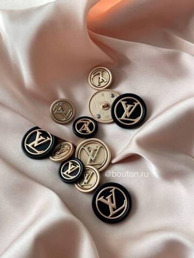 Пуговицы Лв. Черные Классика