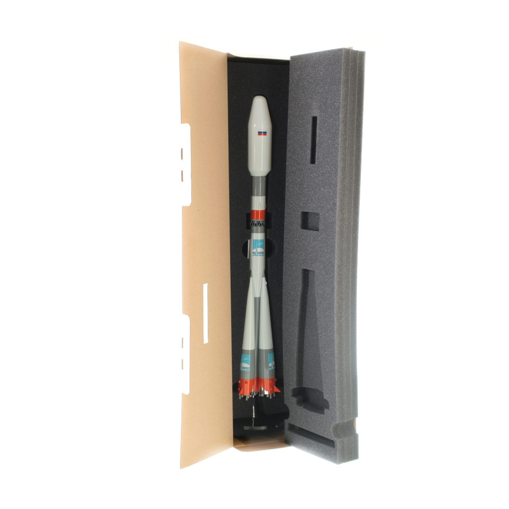Модель ракеты-носителя "Союз" (грузовой) 1:72