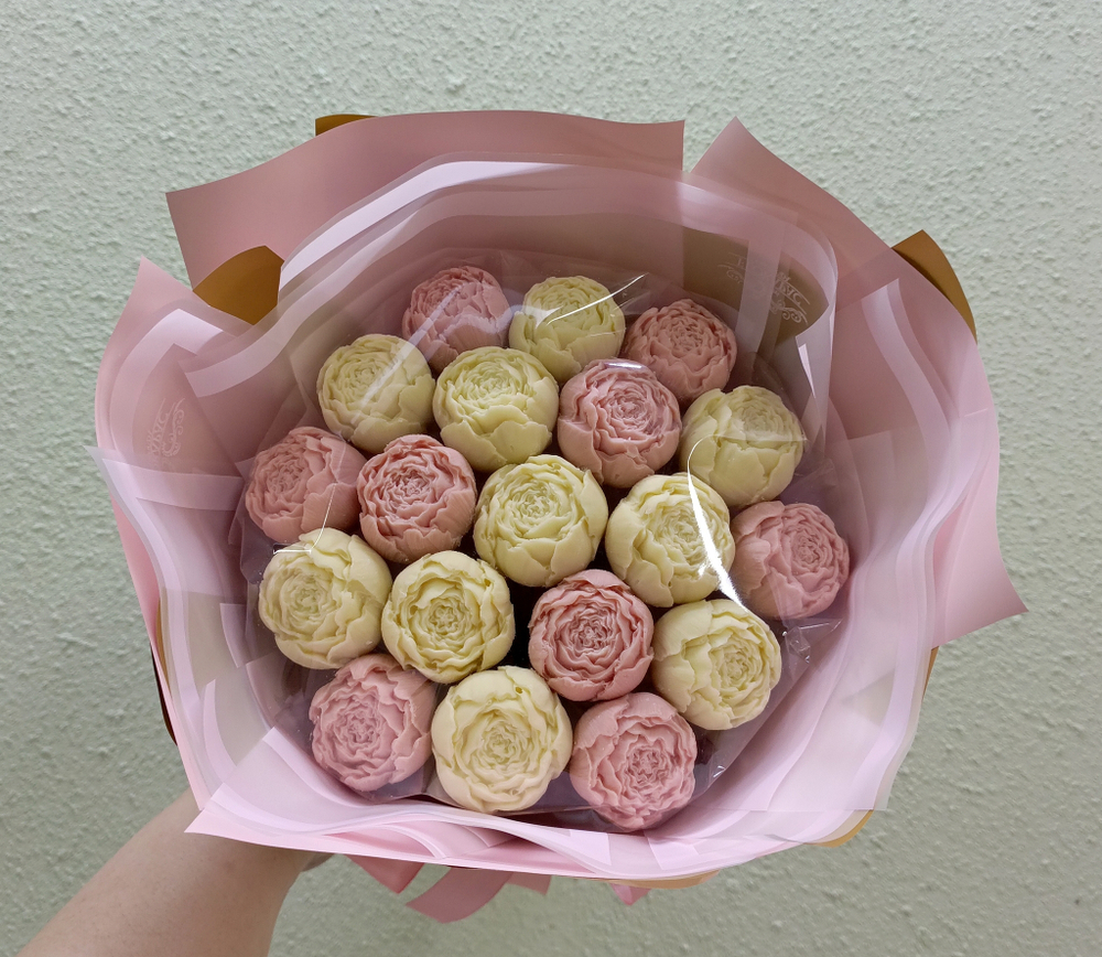 Букет из шоколадных пионов