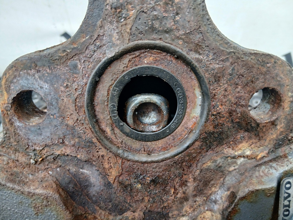 Суппорт задний левый