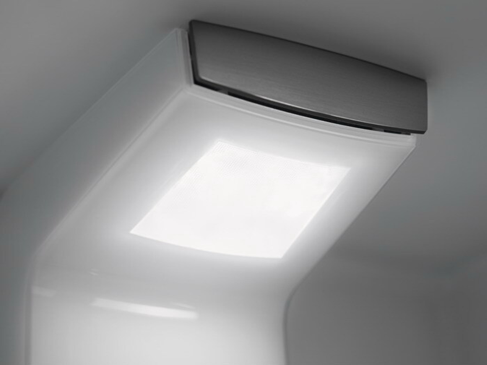 Встраиваемый двухкамерный холодильник Electrolux LNS9TE19S