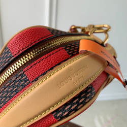Louis Vuitton Chess Messenger