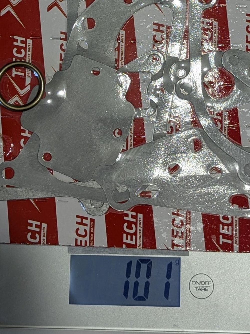 - Полный комплект прокладок для двигателя 139QMB скутера