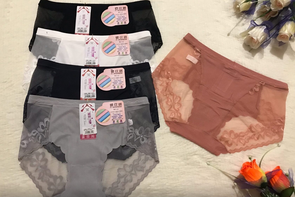 Трусы б/в,кружевные,сред.посадка(50-54) 8882/8886