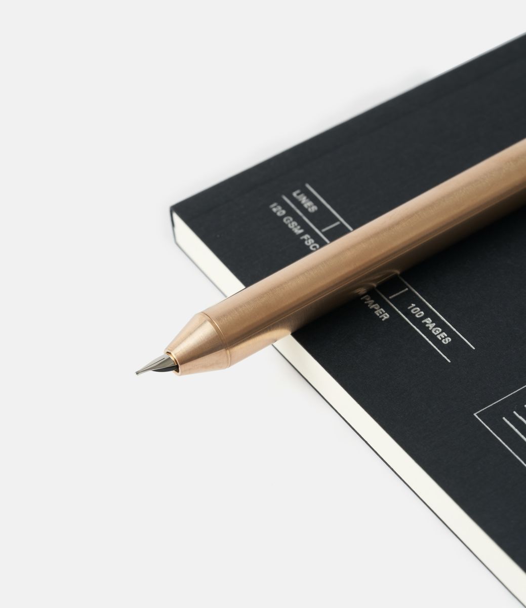 Ensso BOLT Fountain Pen Bronze Set — перьевая ручка с выдвижным стержнем