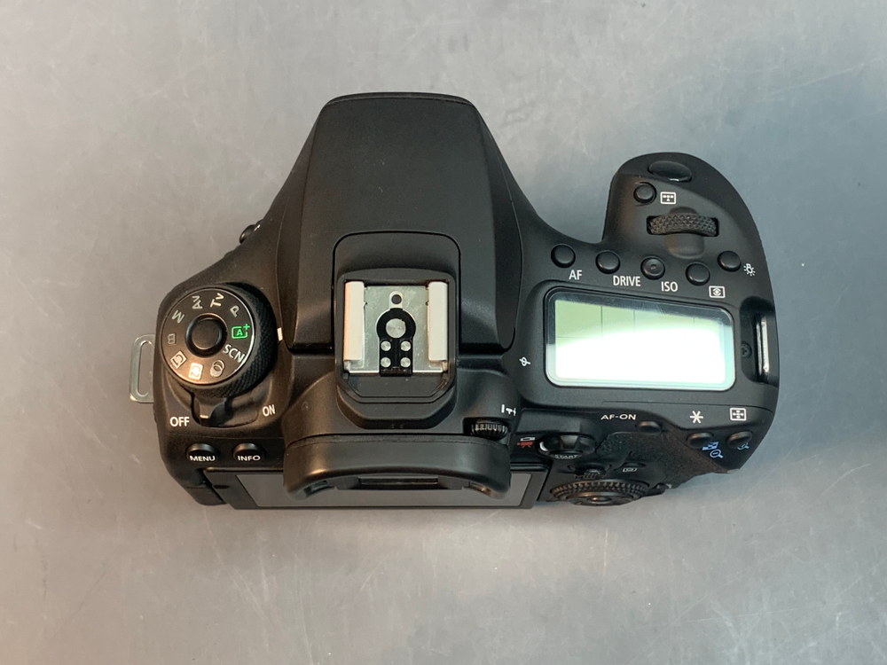 Canon EOS 90D Body 13.000 Кадров