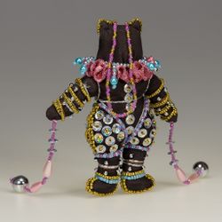 Бисерная ёлочная игрушка Медведь с воротником