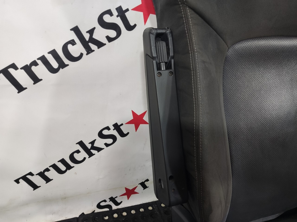 Сиденье водительское пневматическое 2023г