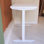 Регулируемый компьютерный стол Motor UP с регулировкой по высоте — столешница МДФ белый