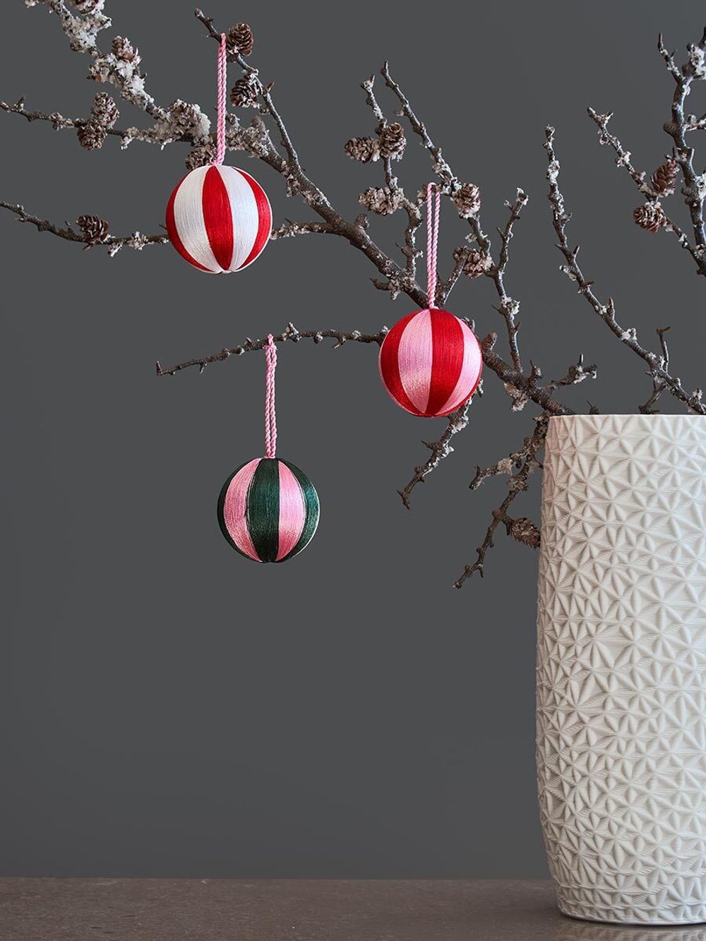 Набор елочных украшений Circus из коллекции New Year Essential, 3 шт.