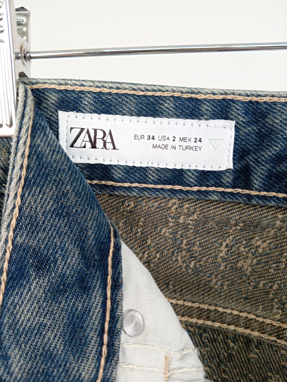 Джинсы Zara
