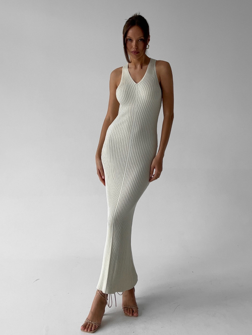 Платье вязаное, длинное, базовое, без рукавов