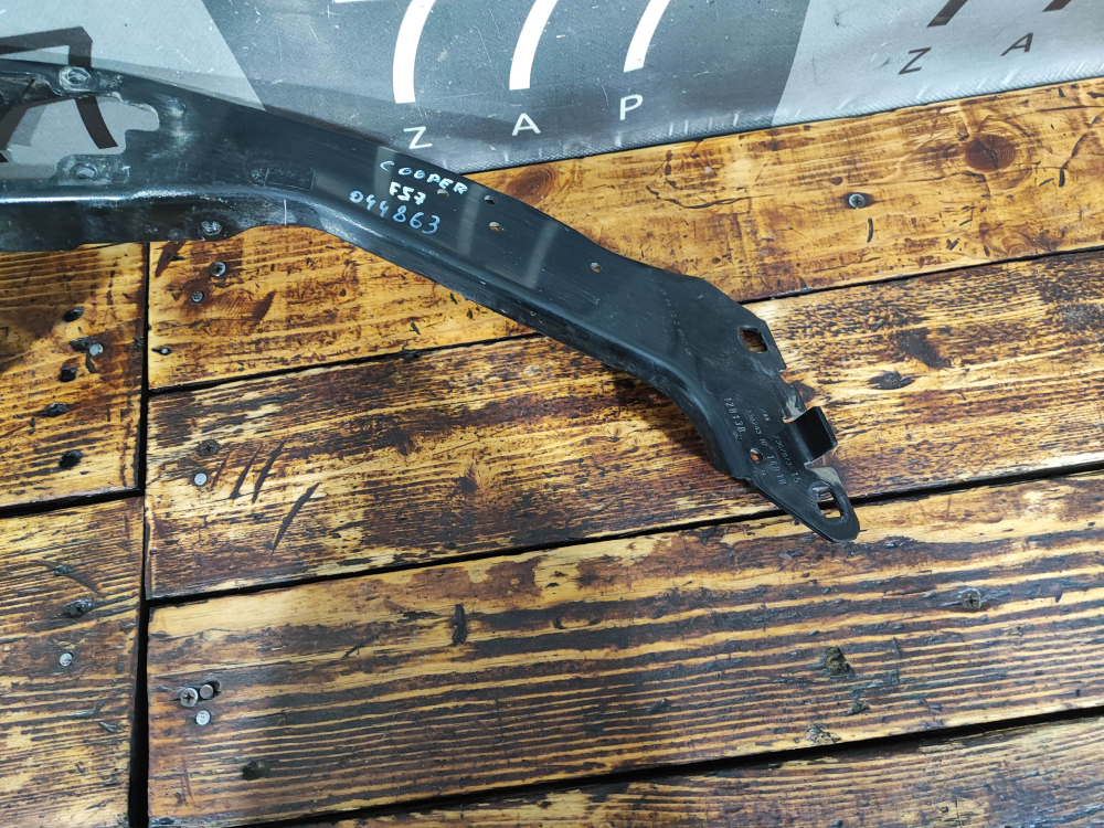 Кронштейн радиатора левый MINI Hatch (F55/F56)  Б/У Оригинал 51647307873