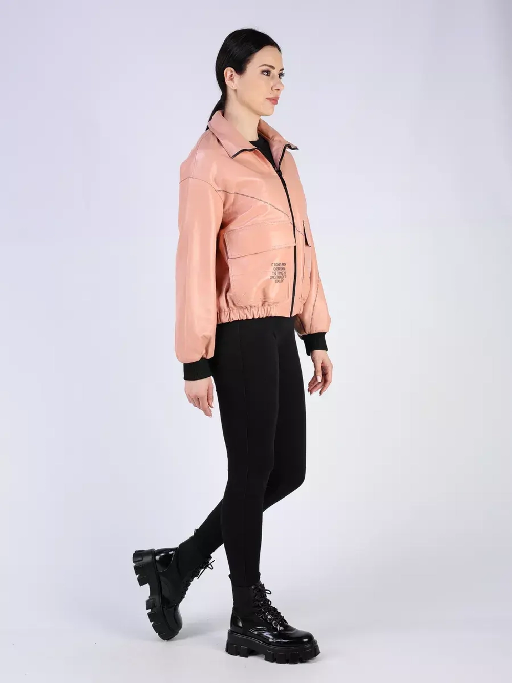 Кожаная куртка демисезонная с капюшоном