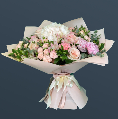 Букет с Гортензией нежно розовый