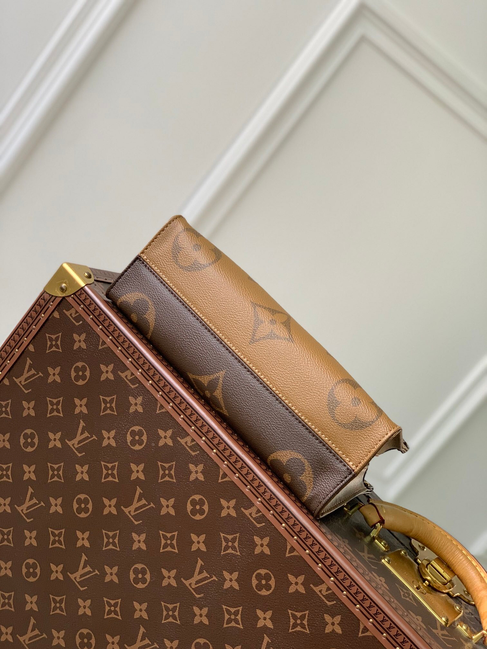 Louis Vuitton Onthego East West