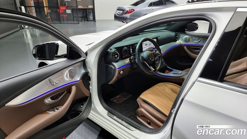 Mercedes-Benz E-Class W213 E350 4MATIC Avangarde (02.2021)