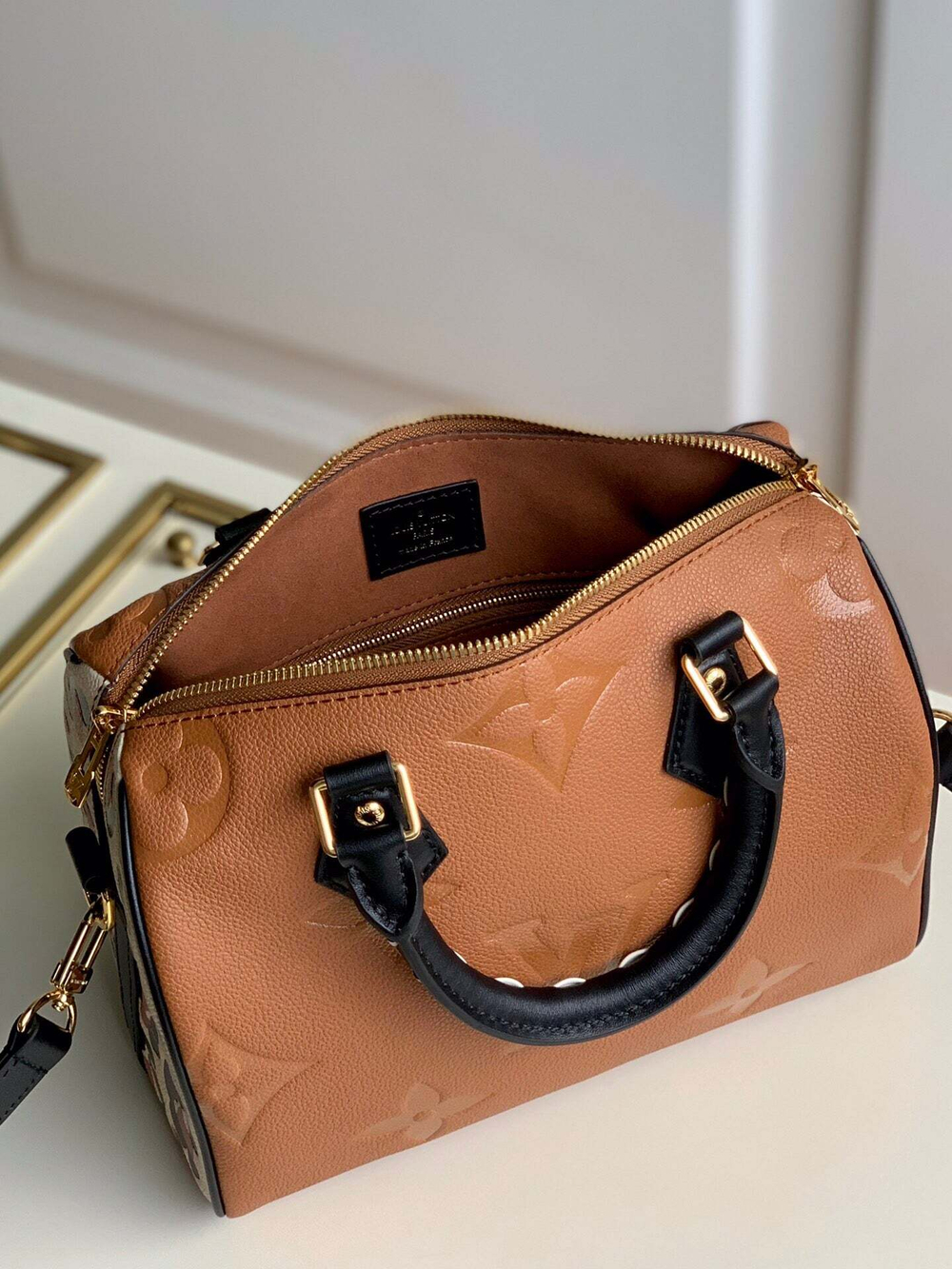 Louis Vuitton Speedy 25