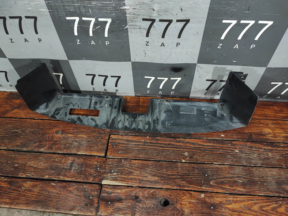 Дефлектор радиатора Hongqi HS5 19-нв Б/У Оригинал 5006667DD01