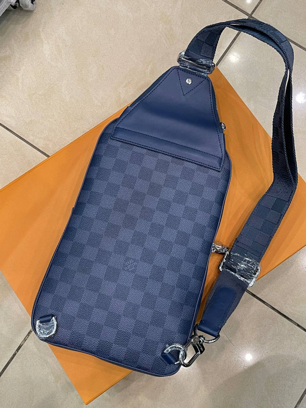 Слинг Louis Vuitton