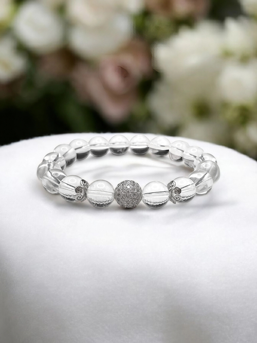 Браслет из натуральных камней с горным хрусталем и фианитами