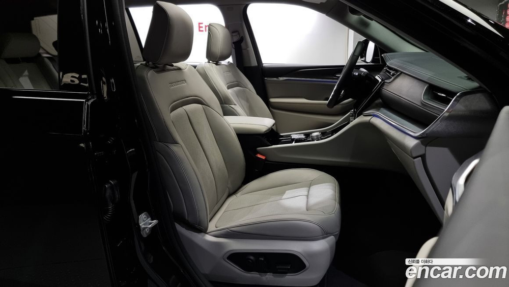 Jeep Grand Cherokee (WL) L 3.6 Overland (12.2021)