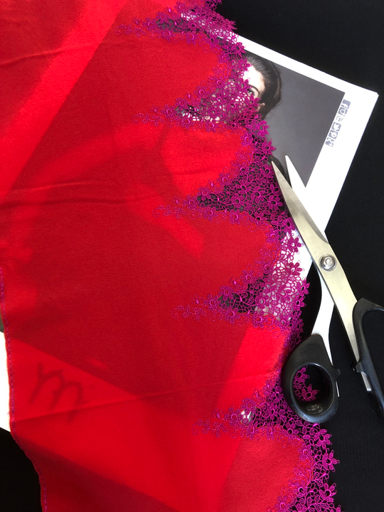 Тесьма шелк с выш., красный/фуксия, BISCHOFF