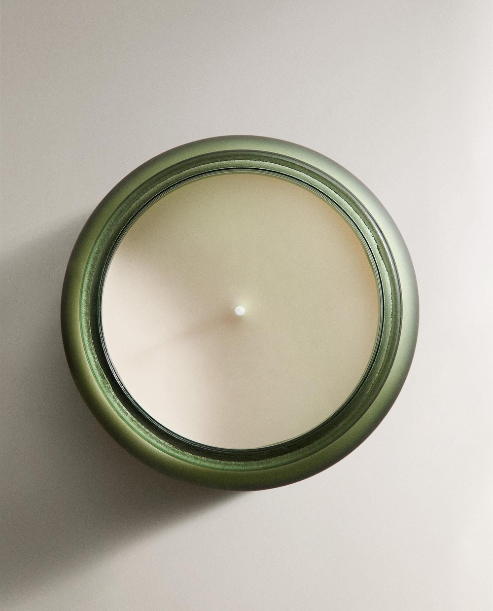 Zara Home - Ароматическая свеча bergamot & cedar wood, petit grain, 240 г