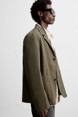 ZARA БЛЕЙЗЕР ИЗ ХЛОПКА С ЭФФЕКТОМ ПОТЕРТОСТИ, ЗЕМЛЯНОЙ